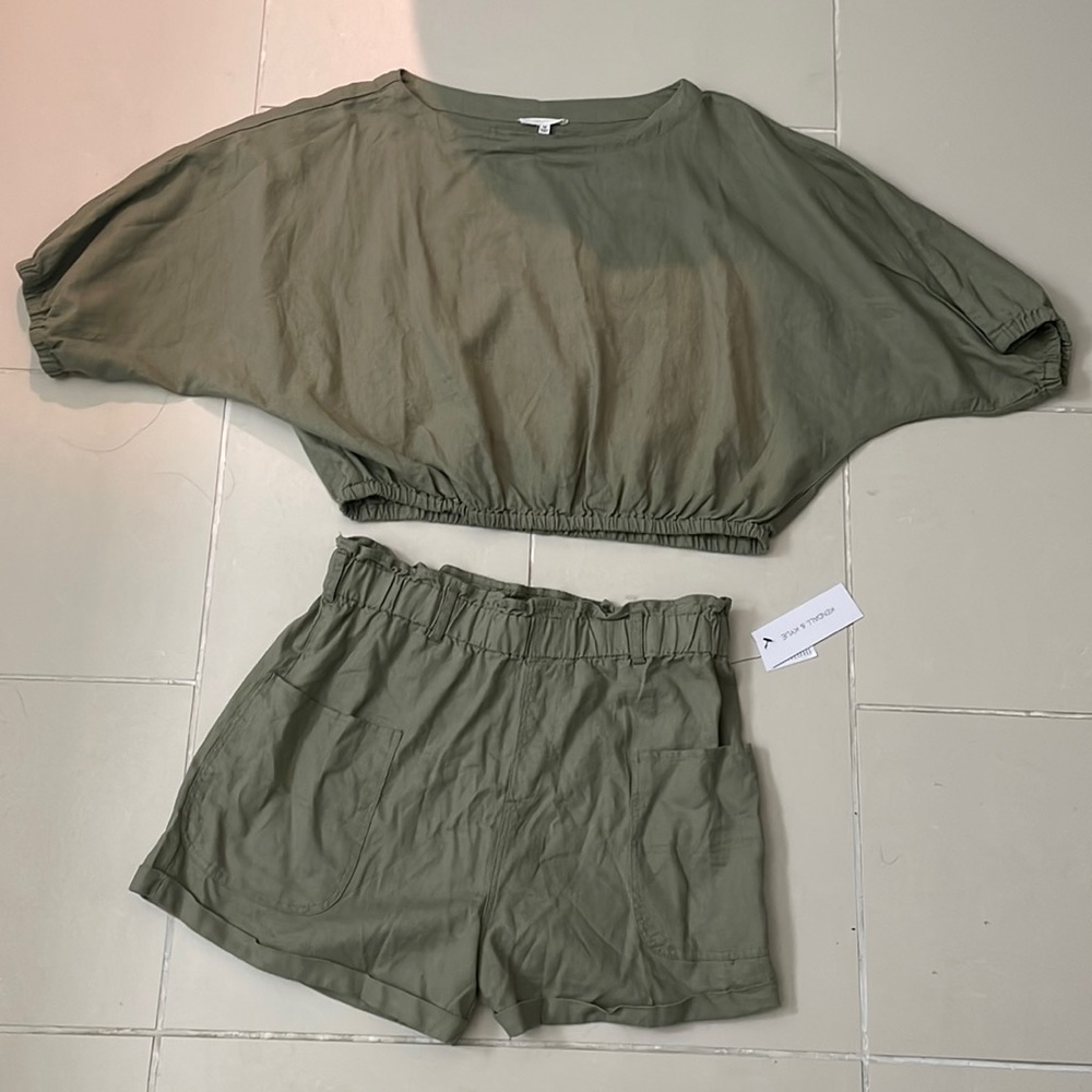Kendall & Kylie two piece matching set size medium